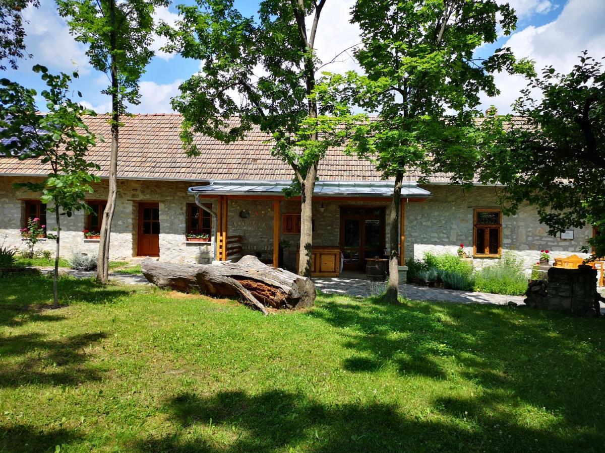 Karádi-Berger Vendégház Erdőbénye Extérieur photo